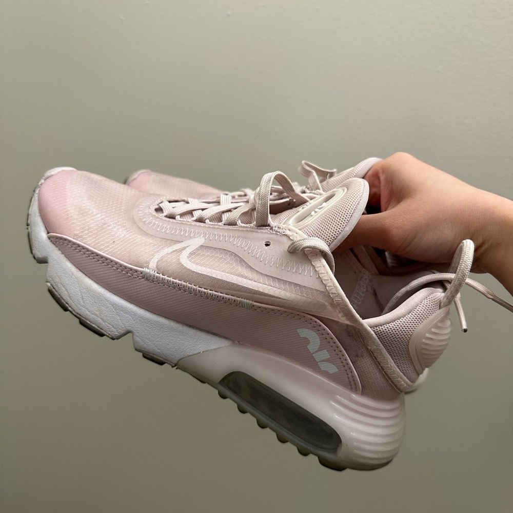 nike air max 2070 size 5.5